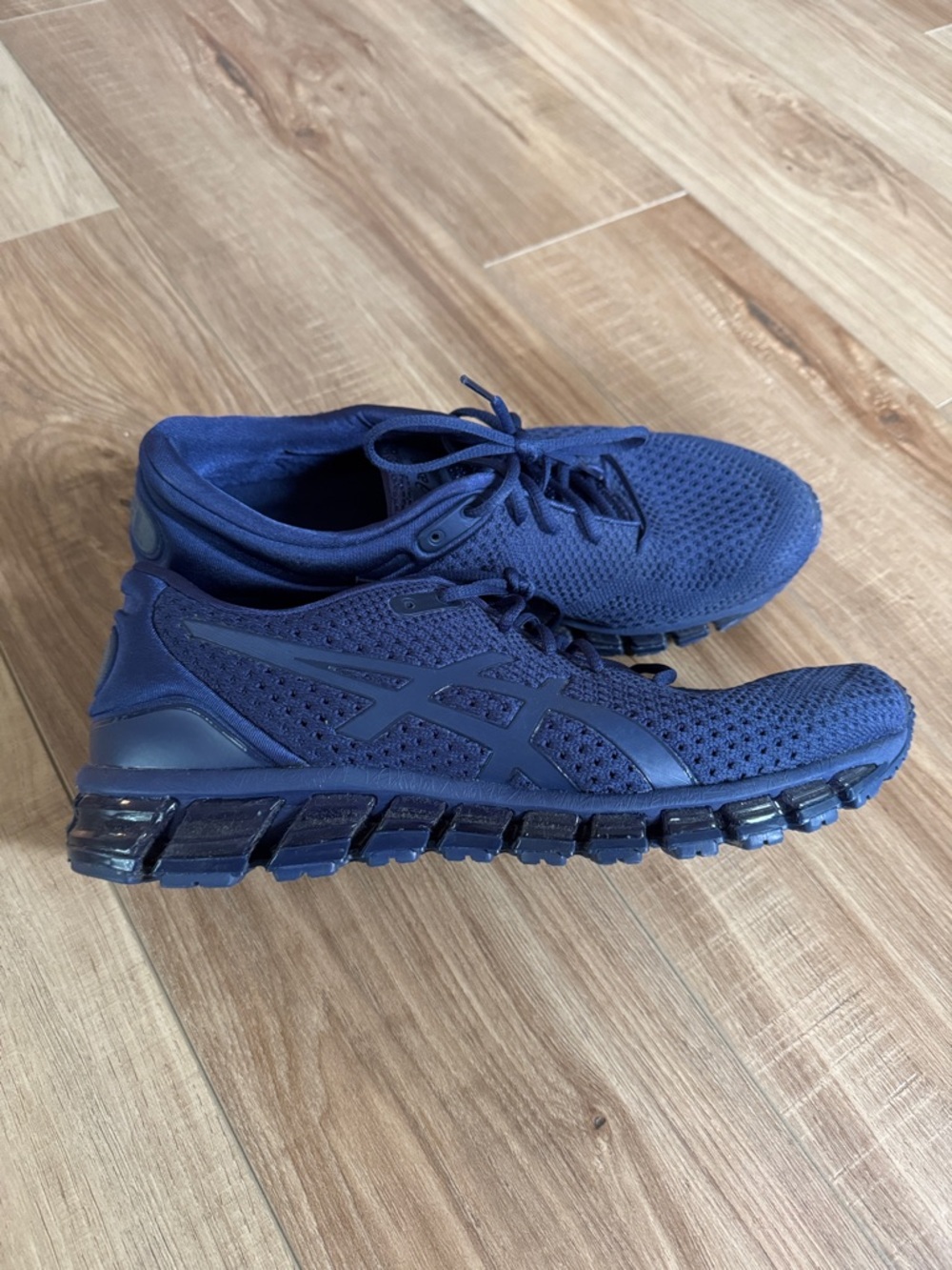 Men’s Asics Gel Navy Blue Sneakers 10.5 T840N